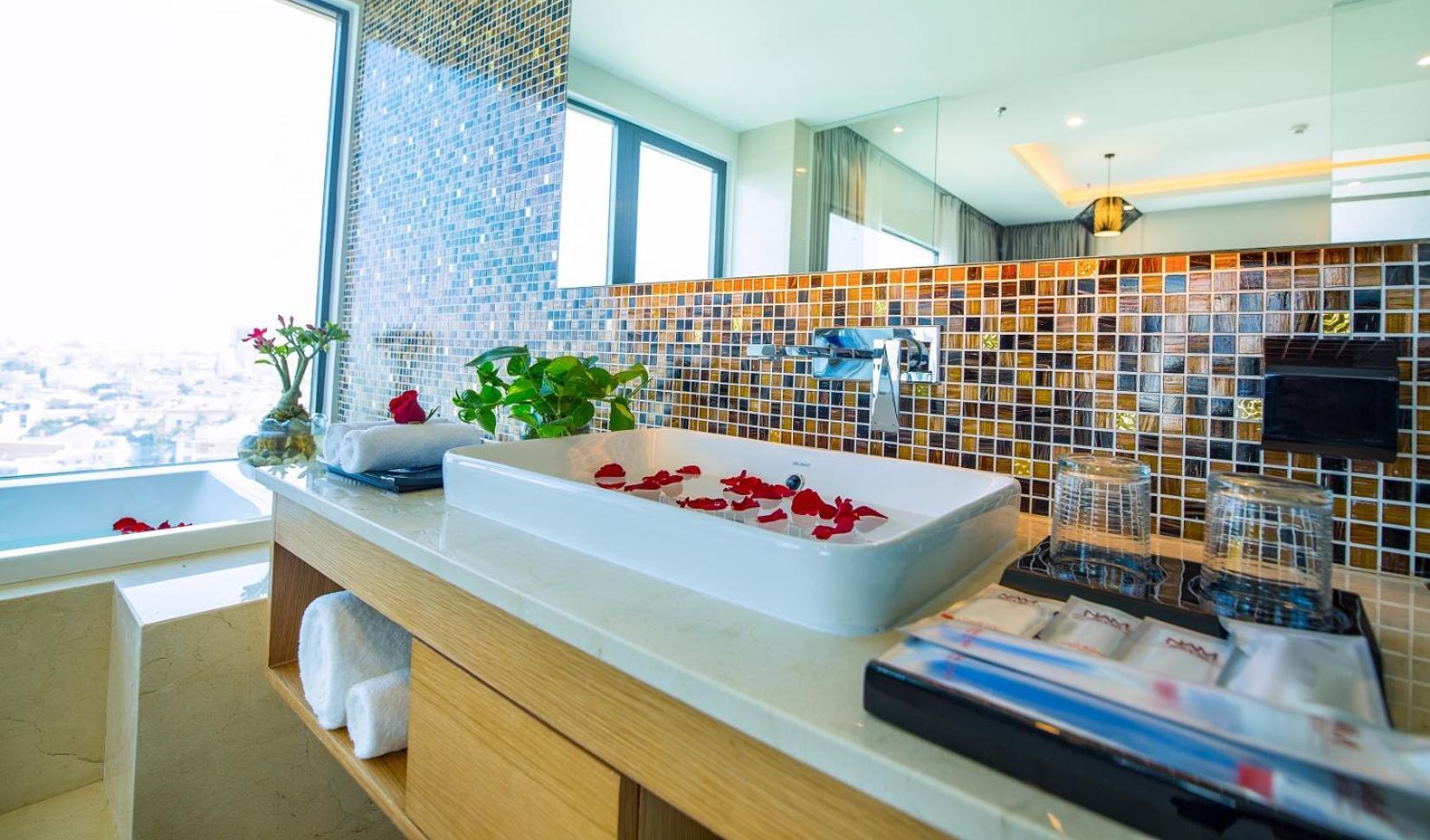 Nam Hotel & Residences Da Nang Luaran gambar
